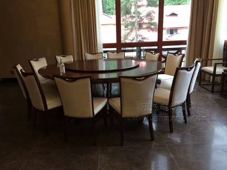金华市豪森假日花园大酒店实木电动餐桌