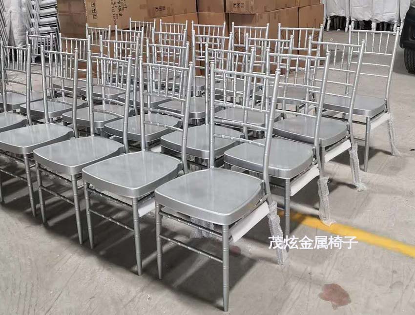 金属竹节椅子图片