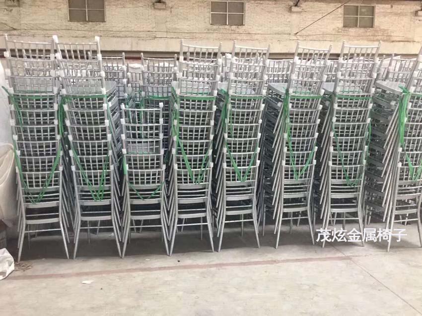 金属竹节椅子图片