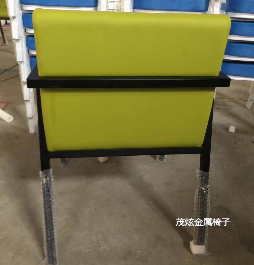 休闲金属椅子图片