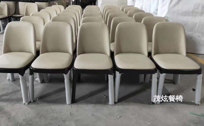 轻奢仿木餐椅子图片