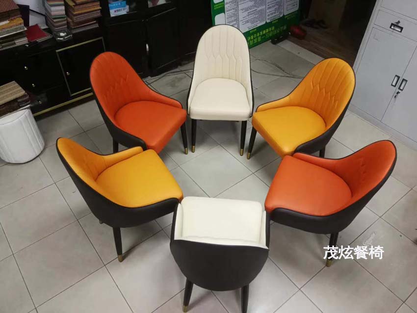 轻奢仿木餐椅子图片