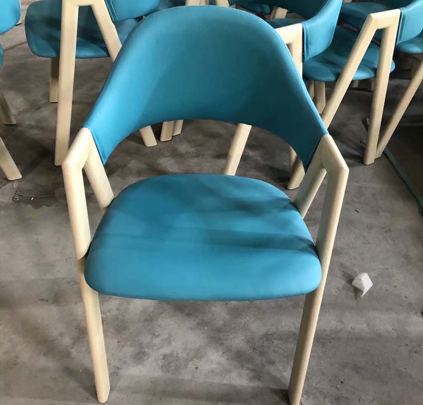 主题餐厅金属扶手椅子图片