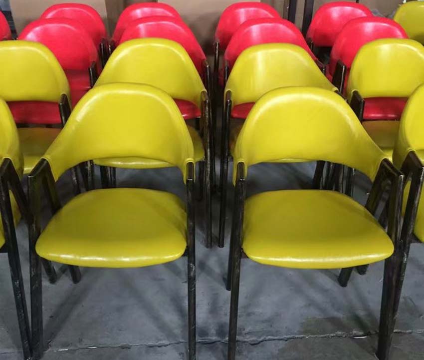 主题餐厅金属扶手椅子图片